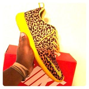 Leopard print roshes